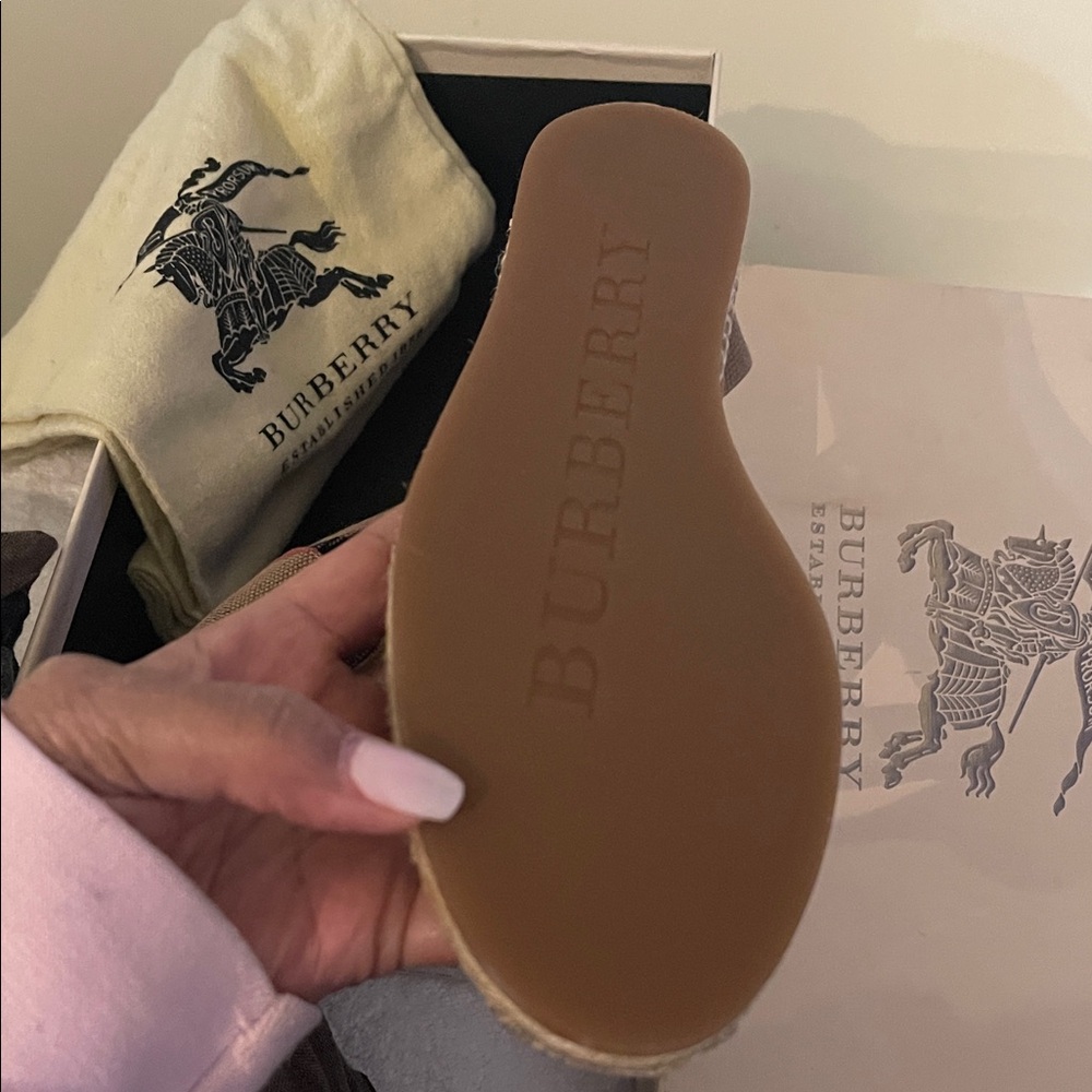 NWT Burberry Espadrilles - Picture 7 of 9